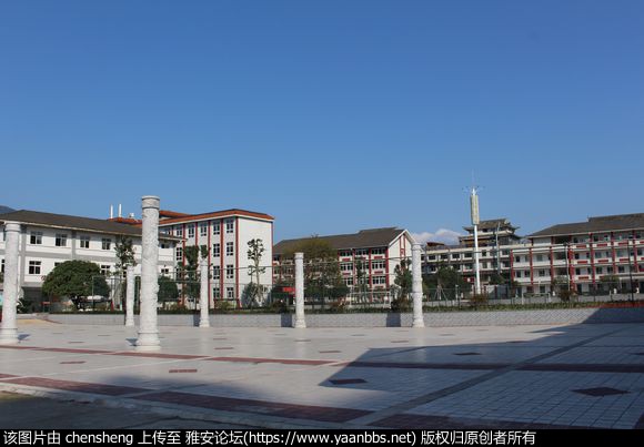 r12XIV26Nlu5Zyj9.jpg